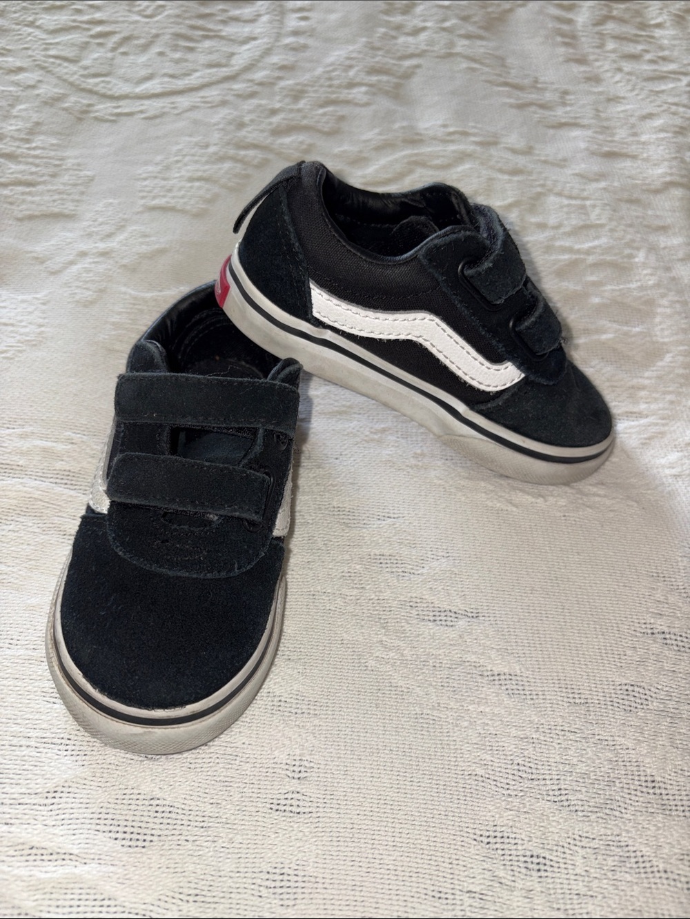Vans Unisex Toddler Black and White Skate Sneakers Gently Loved 7